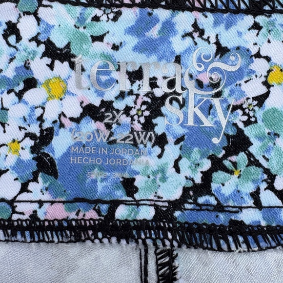 Blue Floral Stretch Leggings - Ladies Size 2X - Picture 2 of 3